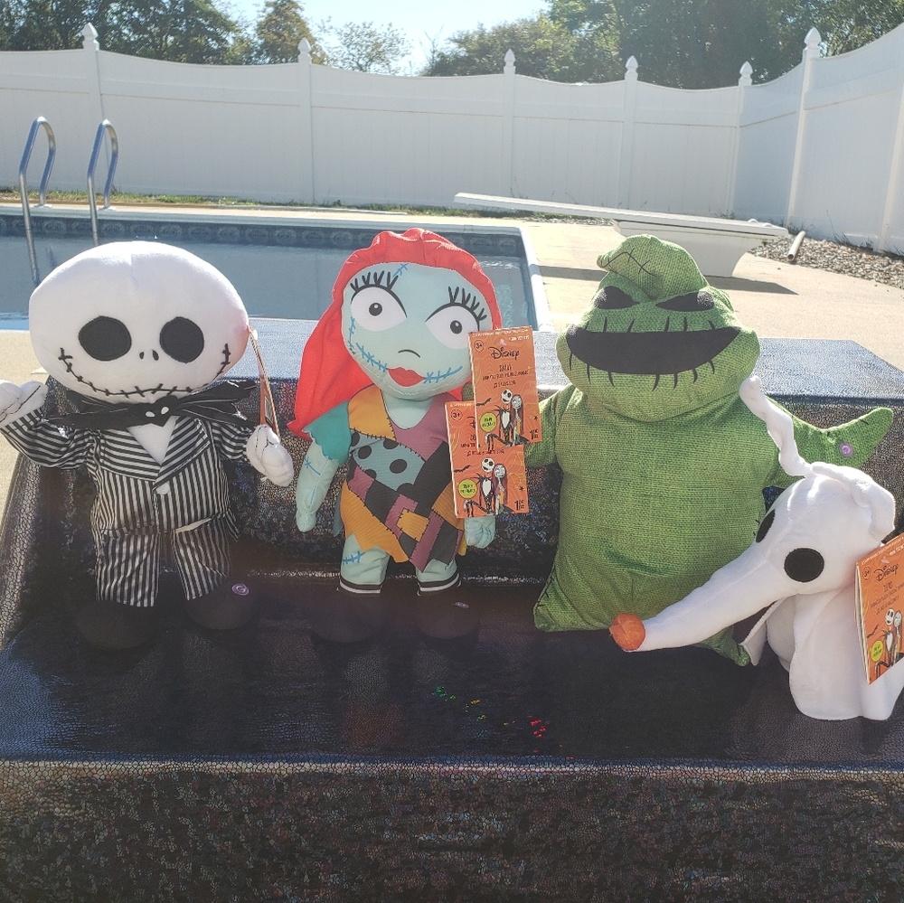 2 HOURS LEFT!Nightmare Before Christmas Animated Plush COMPLETE SET